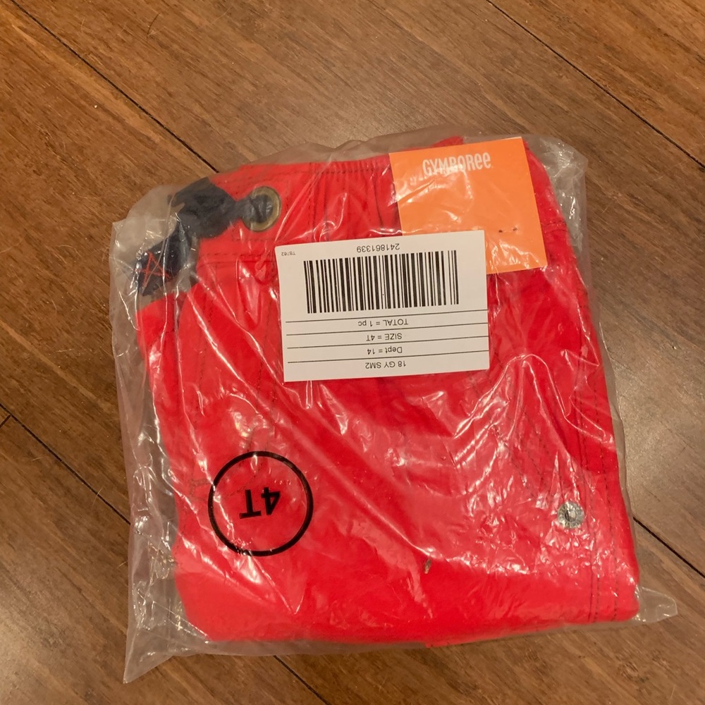 5 bundled 4T bottoms ( 3 pants, 2 shorts)